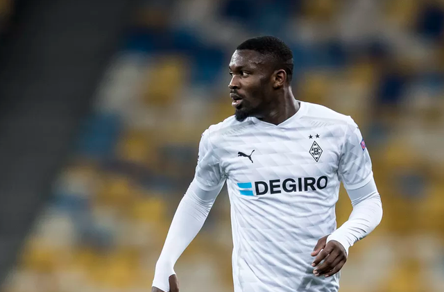 他向所有年 他向所有年